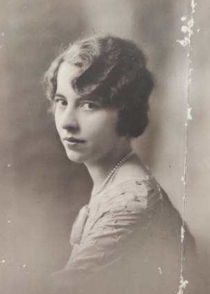 Denise jeune femme